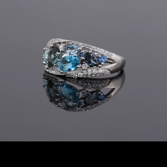 18k London Blue Topaz Diamonds Ring - Picture 4 of 10